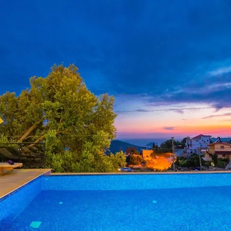 Villa Strong Hotel