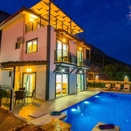 Villa Strong Hotel 4*
