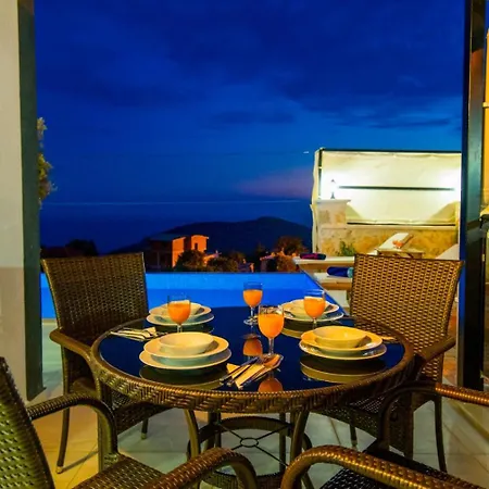 Villa Strong Hotel